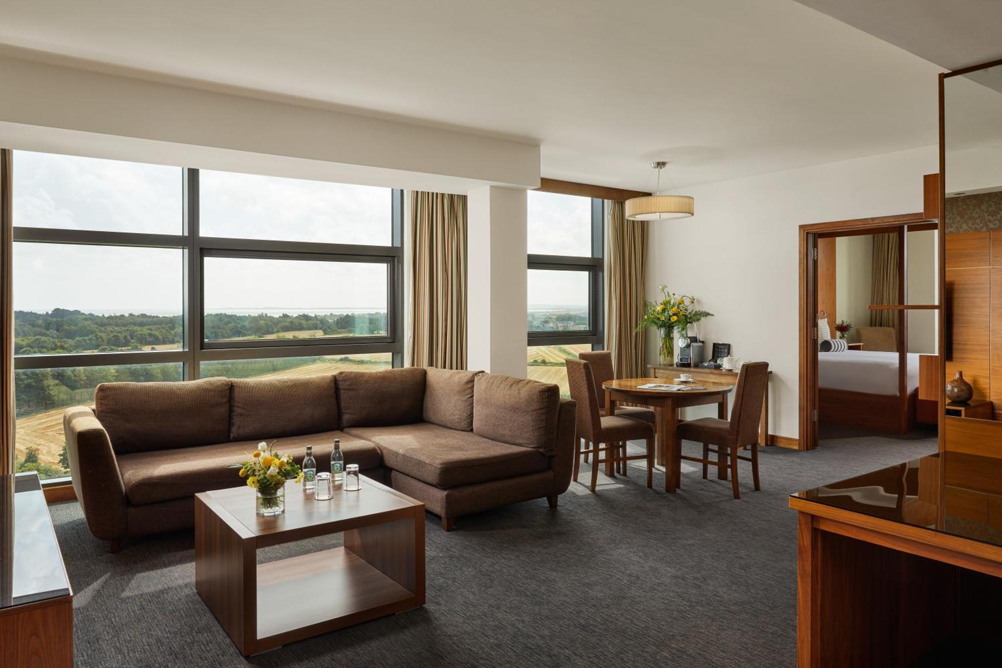 Hotel The Gateway 4*